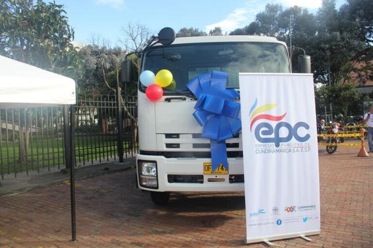 62198397_2323774914365297_5423169743399944192_n-960x640